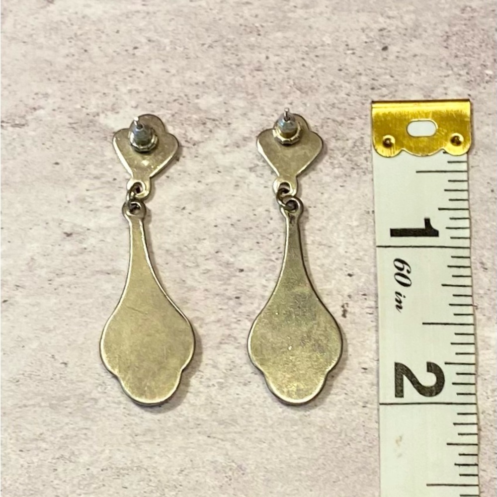 Vintage Revivalist Silver-tone Abalone Shell Etched Dangle Earrings - Picture 6 of 9